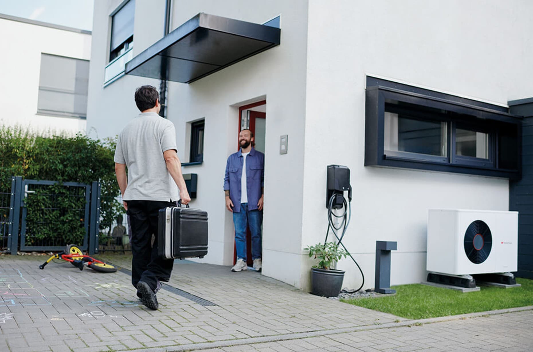 Unité extérieure de climatisation Genia Air installée par Ça Chauffe